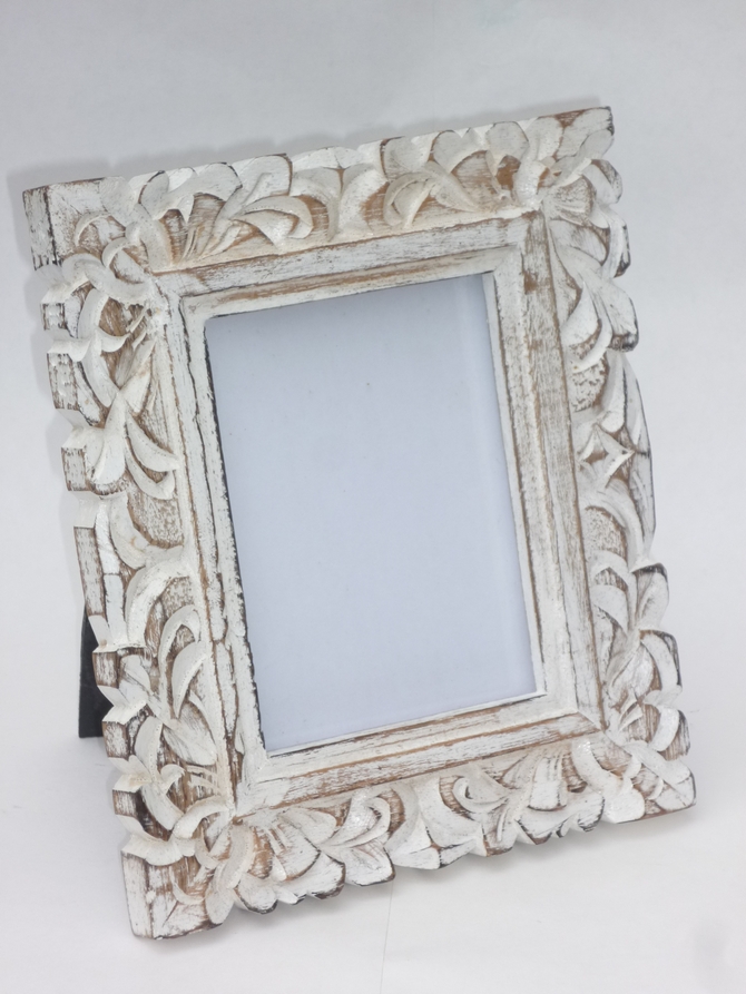 Vintage White Washed Wooden Photo Frame (Leaf)